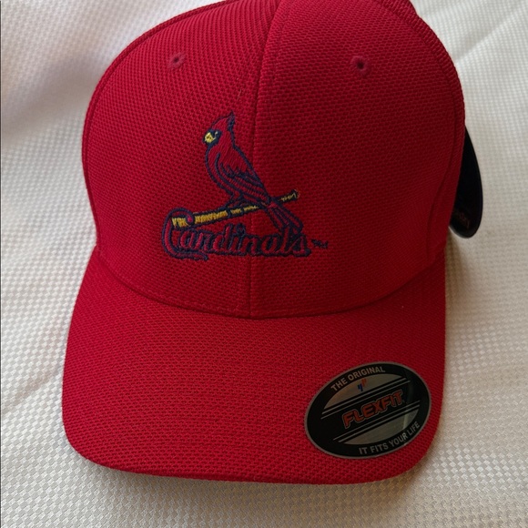 Red Flexfit St Louis Cardinals Baseball Cap - Picture 1 of 8